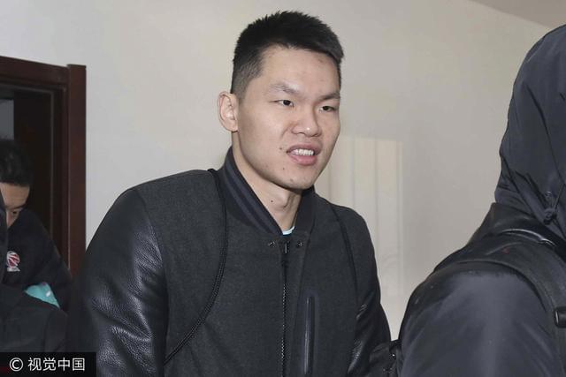 转会期体能课后，尼斯单刀错失备战CBA季后赛，更衣室稳定，年轻球员得到机会的简单介绍